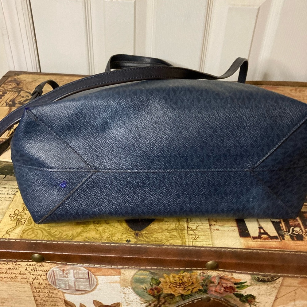 MICHAEL KORS CASSIE NAVY canvas tote - Picture 7 of 7